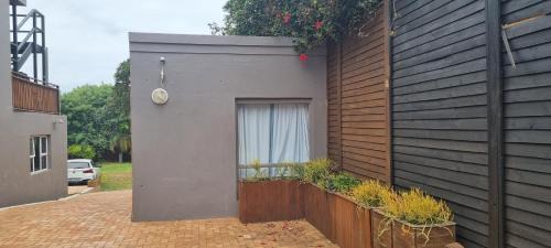 Durban North Apartment | Three Little Birds Guest Cottage