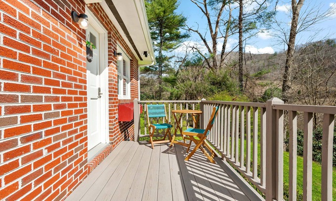 Newland House | Three Mile Mountain House - Blue Ridge Parkway near Linville Falls