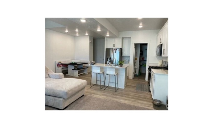 Farmington House | Three miles to Lagoon,