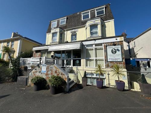 Paignton Bed & Breakfast | Three Palms Hotel