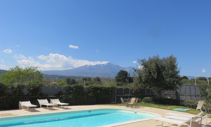 Santa Tecla Apartment | Three room apartment :Seafront residence with pool and garden