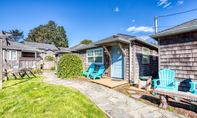 Downtown Cannon Beach Cottage | Three Sunny Cottages in a Great Location Near Downtown & Beach - Dogs Welcome