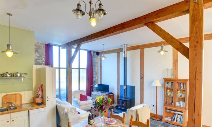 Pumpsaint House | Threshing Barn in the beautiful Llanwrda