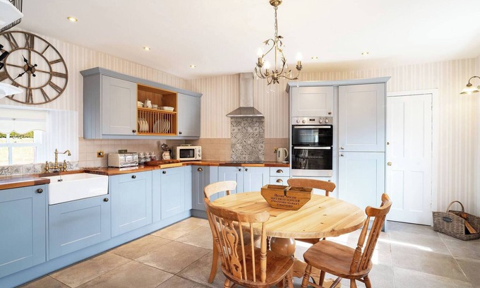 Kirriemuir Cottage | Thrums Cottage - A Writer's Retreat