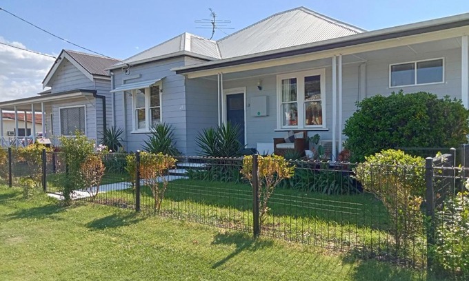 Cessnock House | Thunderbolts BnB