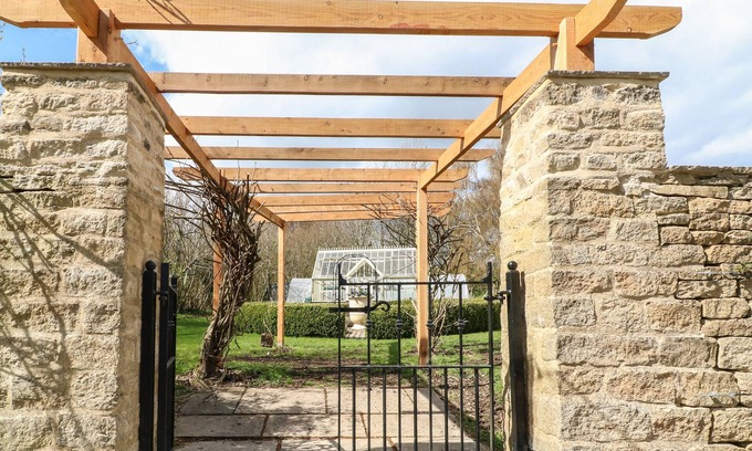 Inchbrook House | Tickmorend Farm