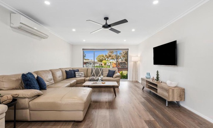 Ocean Grove House | Tidal Waves on Lowe - Ocean Grove