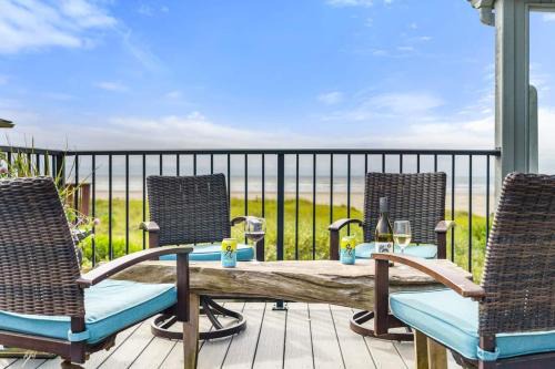 Moclips House | Tide Pool Town Home, Entire House, Amazing Views!