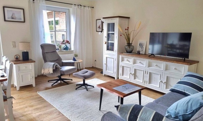 Horumersiel Apartment | "Tidehuus by the sea, barrier-free, bicycle room, terrace, perfect for 3 people"