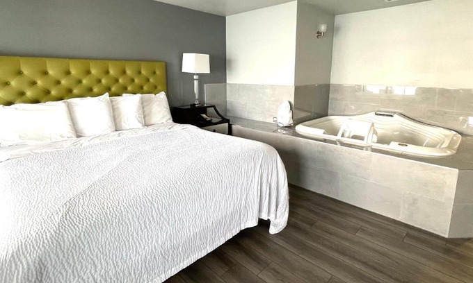 Port Townsend Hotel | Tides Inn & Suites