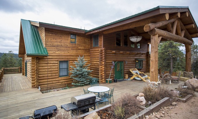 Florissant Cabin | TihsreeD Lodge: Rustic Elegance in Colorado - No cleaning or other fees