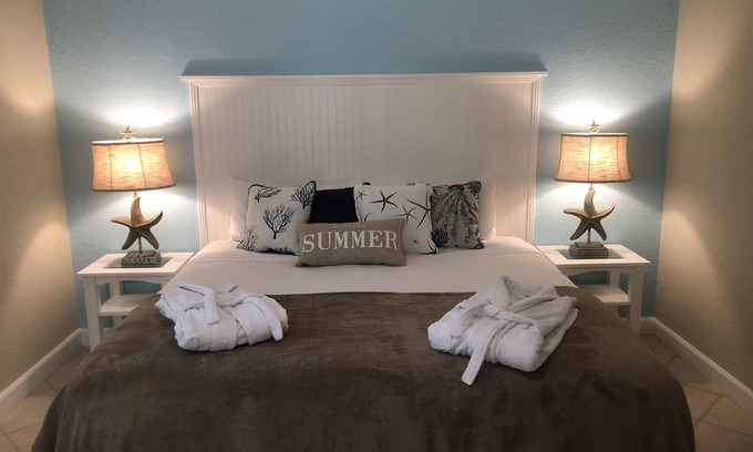 Englewood Apartment | Tiki Life ! Relax and Enjoy w/m discount! Close to beaches without the costs!