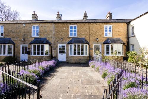 Bourton House | Tilly's Cottage