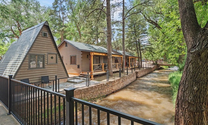 Colorado Springs Cabin | Timber Lodge Cabin 5