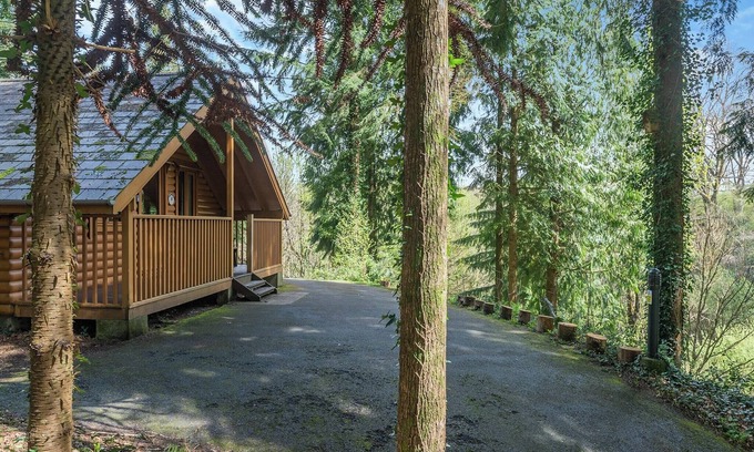 Westleigh Ski Chalet | Timber lodge set high in an elevated secluded position with a view of the lake.