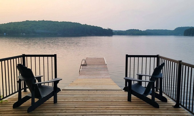 Muskoka Lakes Cottage | Timber Rock Cottage - 2026 Calendar Open (August Full)