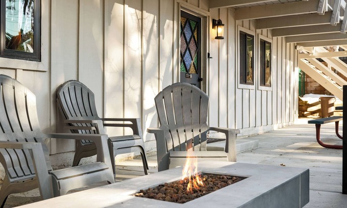 Summit Estates Cabin | Timber Wolf Tavern