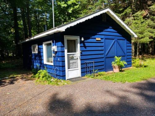 Woodruff House | Timberlane Walleye Cabin