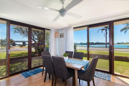 Tuncurry Apartment | Time and Tide 1