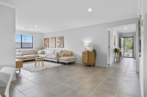 Cessnock House | Time Out Beautifully decorated new home