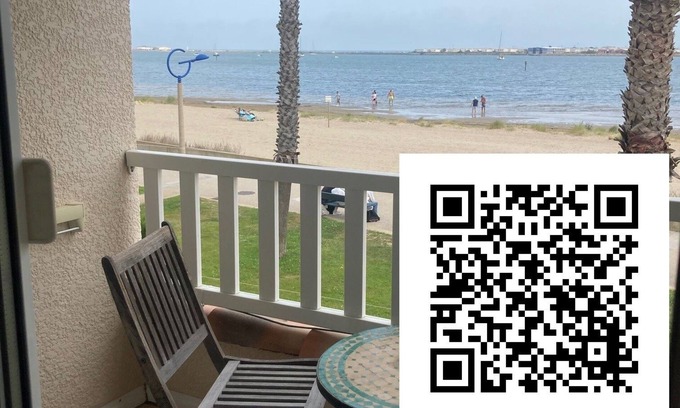 Gruissan House | Time out on the beach with a wide range of leisure activities.