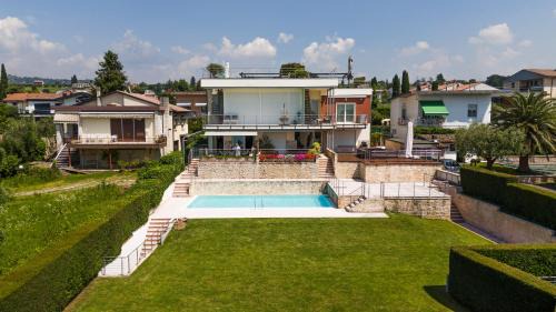 Cisano House | Timetofreedom Apartment Bellevue