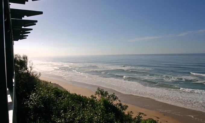 Wilderness Beach Ski Chalet | Timshare Chalet with unbeatable sea view! FRIDAY - FRIDAY BOOKINGS ONLY