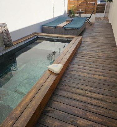 Carosse Apartment | Tiny Badamier Blanc appartement 4 étoiles 2 à 4 personnes piscinelle chauffée
