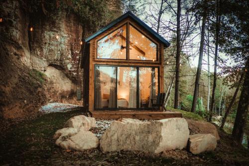 Rogers House | Tiny Cabin in RRG - The Taoist