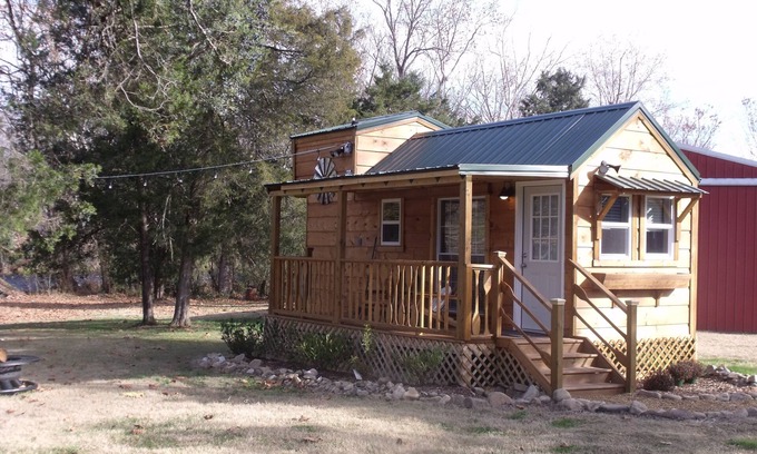 Elizabethton Cabin | Tiny cabin with sleeping loft