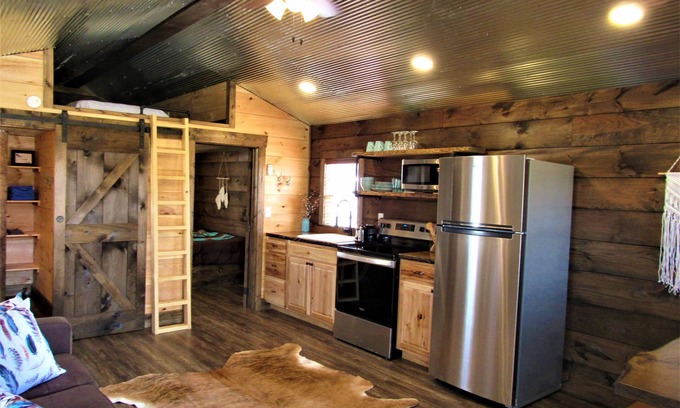 Almo Cottage | Tiny Home at Kentucky Lake's Lynnhurst Family Resort