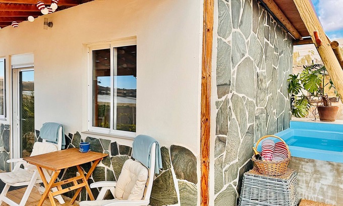 Montana la Data House | Tiny Home 'La Pergola Calma' with Mountain View, Private Terrace and Wi-Fi