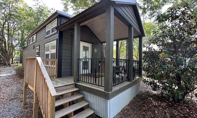 Harold Cottage | Tiny Home in Luxury Resort - Cedar 2
