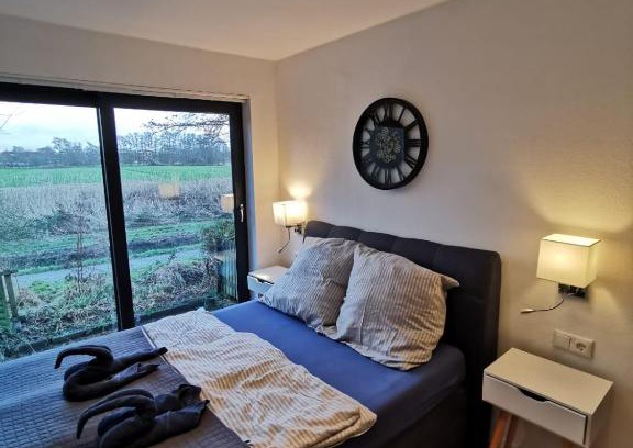Altengroden Apartment | Tiny Home mit Panoramaterrasse - Ausblick ins Grüne inklusive