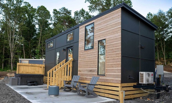 Signal Mountain Apartment | Tiny Home on the Edge of a Mountain with Private Hot Tub