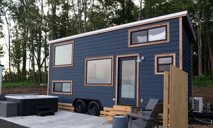 Lupton City Apartment | Tiny Home on the Edge of a Mountain with Private Hot Tub