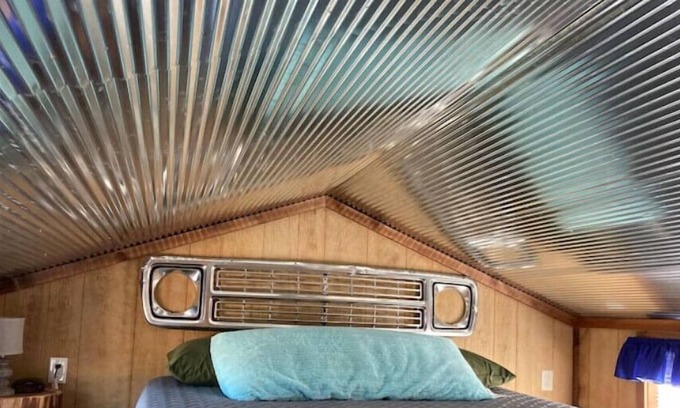Leasburg House | Tiny House #3 – One bedroom cabin near wineries, caves, hiking & floating!