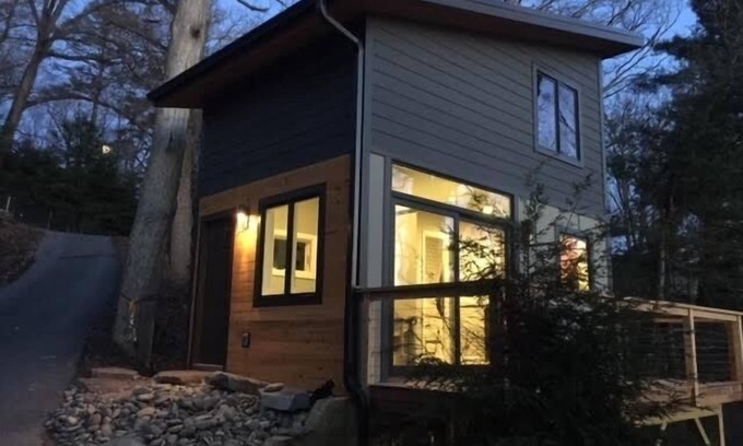 Asheville Cottage | Tiny House, Big Views! 8 Min. to Downtown