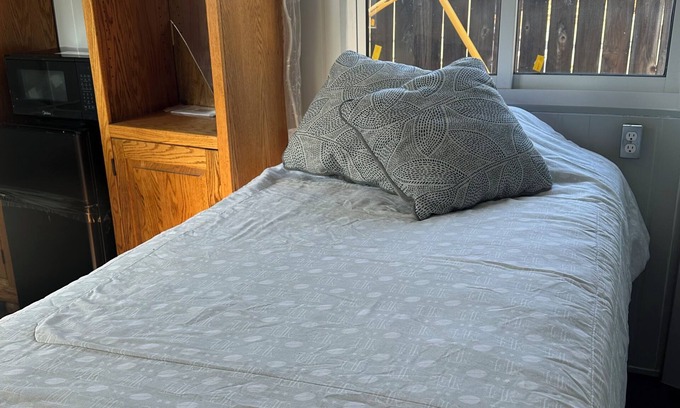 Fresno Apartment | Tiny space living Cozy studio in lovely Fresno with AC, WiFi