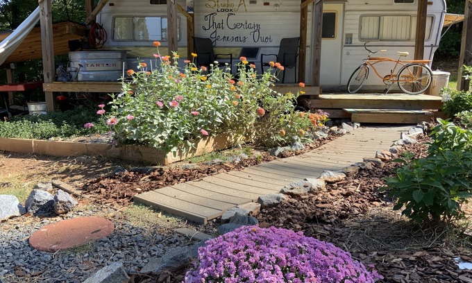 Dixie - Berryhill Apartment | Tiny Vintage Spacation Lake Wylie CLT