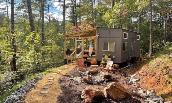 Unaka House | Tinyhome above waterfall, lake access