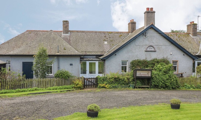 Kelso Cottage | TIORE, family friendly, character holiday cottage in Kelso