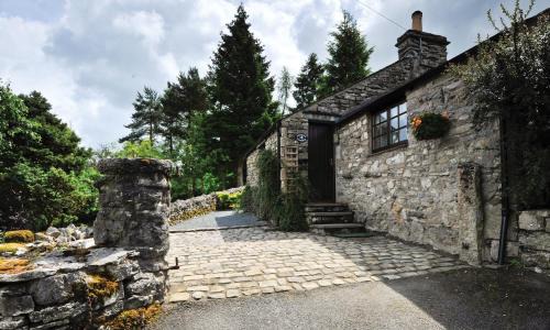 Kendal House | Tipsy Gin Cottage