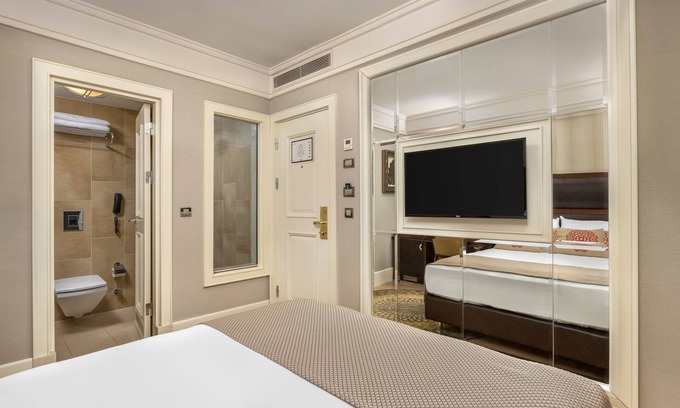 Sisli Hotel | Titanic Comfort Sisli