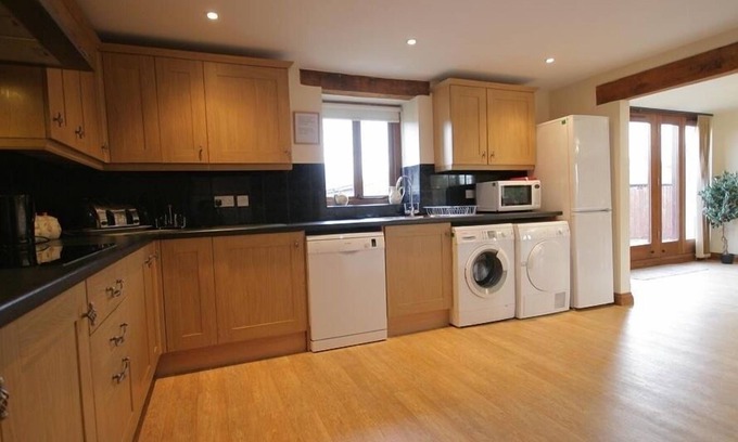 Chipping Norton Cottage | Tithe Barn, Lyneham