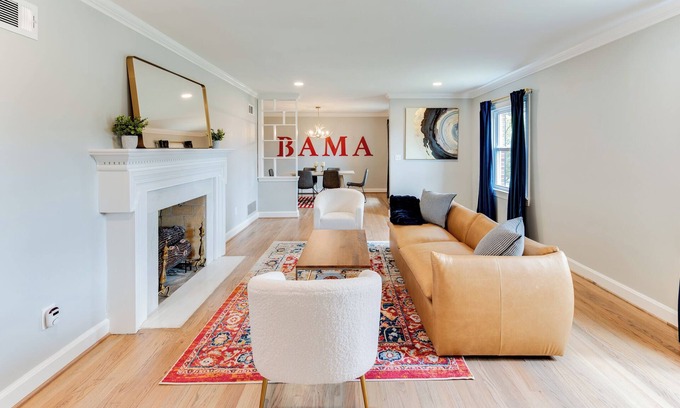 Forest Lake House | Title Town Retreat: Bama Vibes & Comfort Close to Campus!