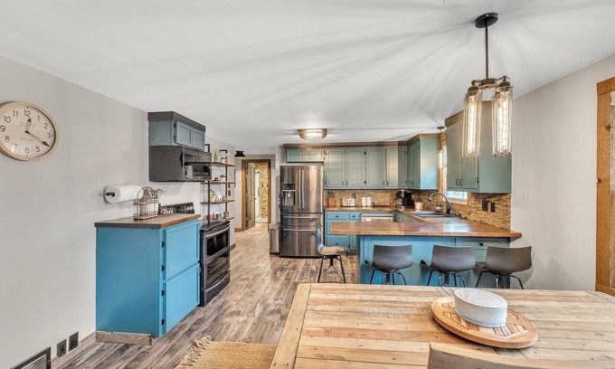 Ashwaubenon House | Titletown Hideaway: Spacious Boho 4 Bedroom Home by RedAwning