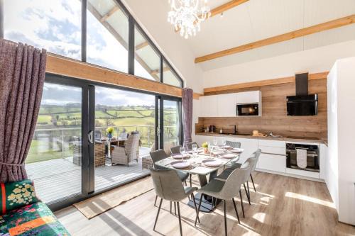 Kingswood House | Titw Tomos Las