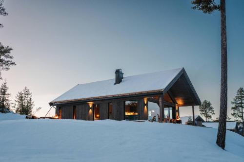 Nes House | Tiur, stylish new cabin with hot tub
