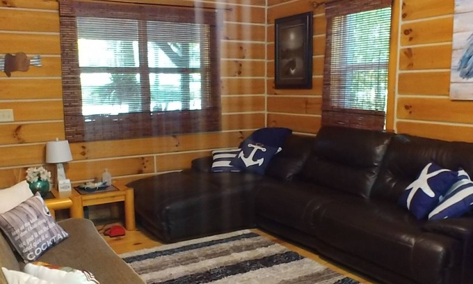 French Lick Cabin | TLC LAKEHOUSE Hot Tub w/ Gazebo, boat canopy, 2 minutes to ramp , Wi-Fi